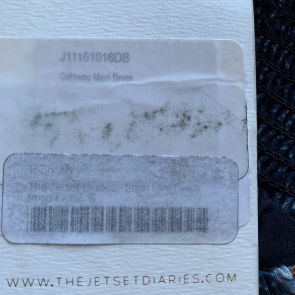 The JetSet Diaries off the shoulder floral dress - Picture 9 of 12